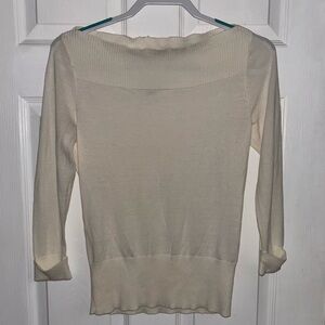 Y2K Banana Republic Women’s Petite PM cream/off white off-the-shoulder sweater